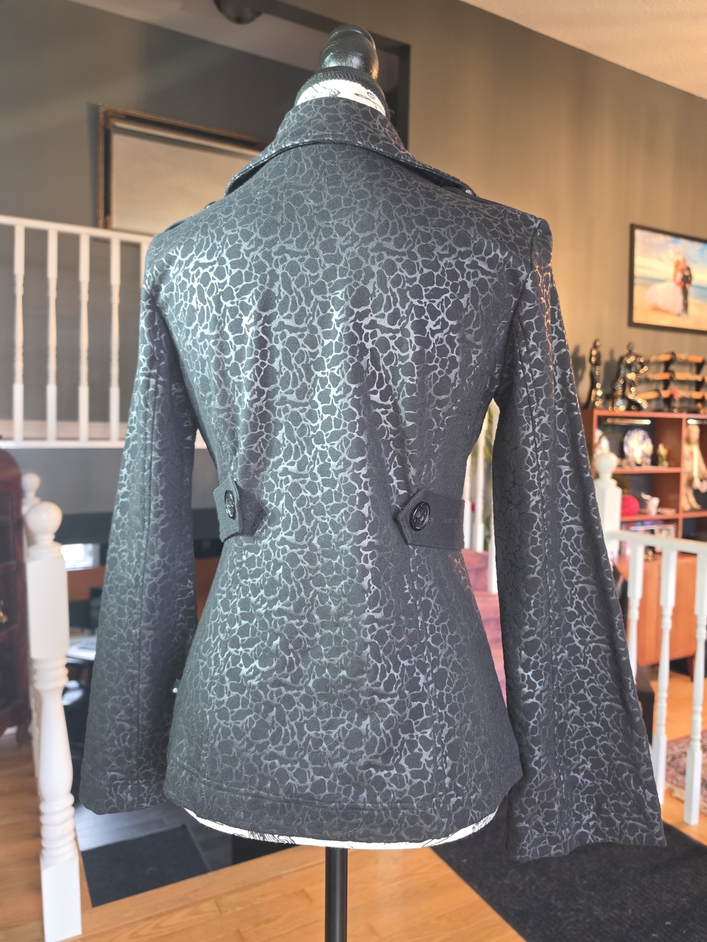 Women’s Black Patterned Button-Front Jacket - Picture 10 of 16